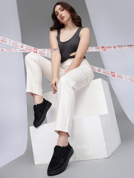Women offwhite Comfort Straight Fit High-Rise Cotton Cargo Trousers