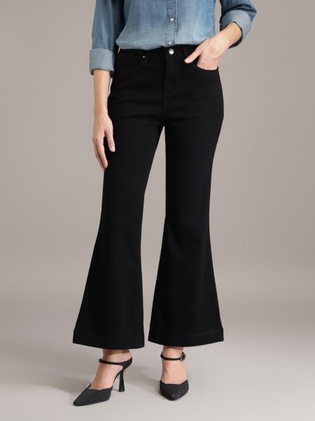 Women Black Comfort Flared High-Rise  Stretchable Jeans